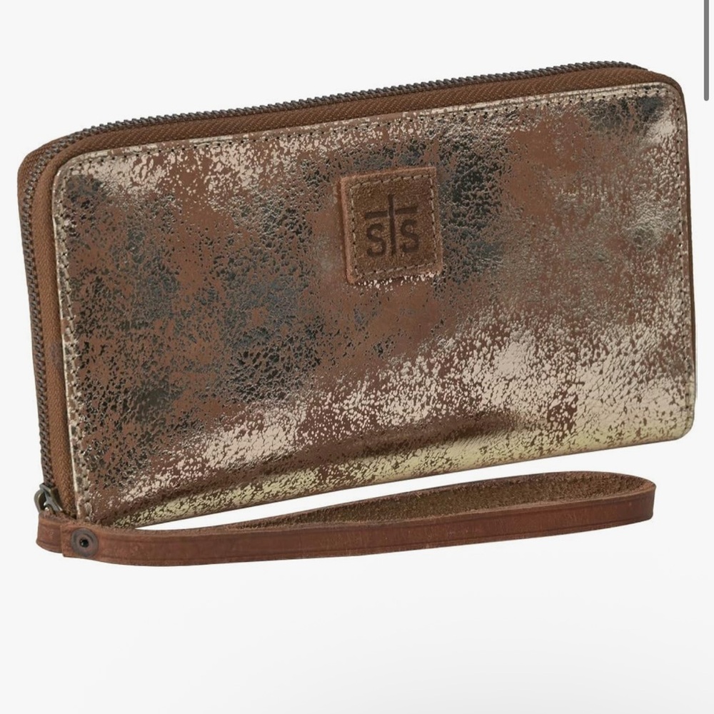 STS Ranchwear Bentley Flaxen Roam Metallic Leather Wristlet Wallet